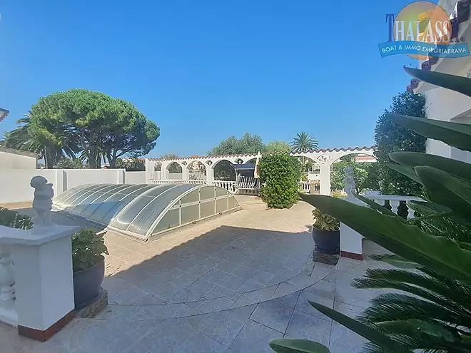 Vila exclusiva amb amarratge de 30 m - zona Tordera
