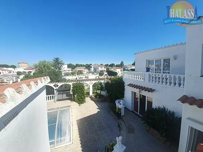 Vila exclusiva amb amarratge de 30 m - zona Tordera