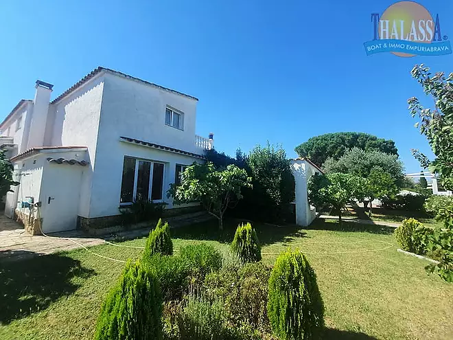 Vila exclusiva amb amarratge de 30 m - zona Tordera