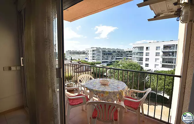 Apartament amb piscina i aparcament a Santa Margarida, Roses