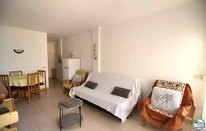 Apartament amb piscina i aparcament a Santa Margarida, Roses