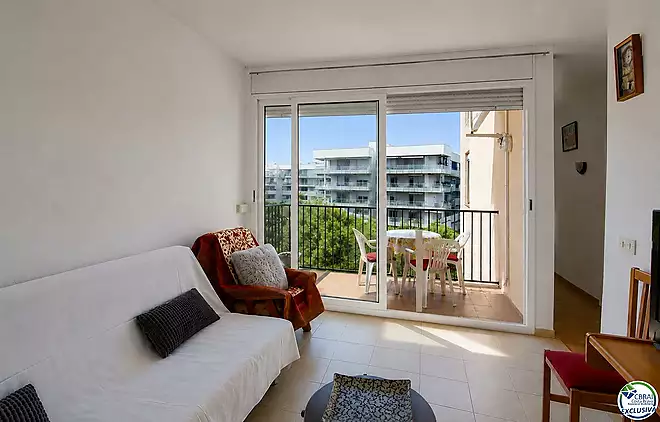 Apartament amb piscina i aparcament a Santa Margarida, Roses