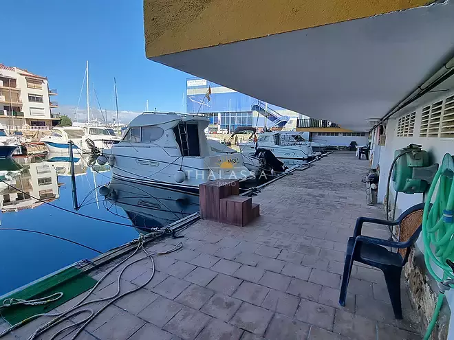 Port Moxo Mooring with Water, Electricity and 9.5 x 3.3 m Dimensions
