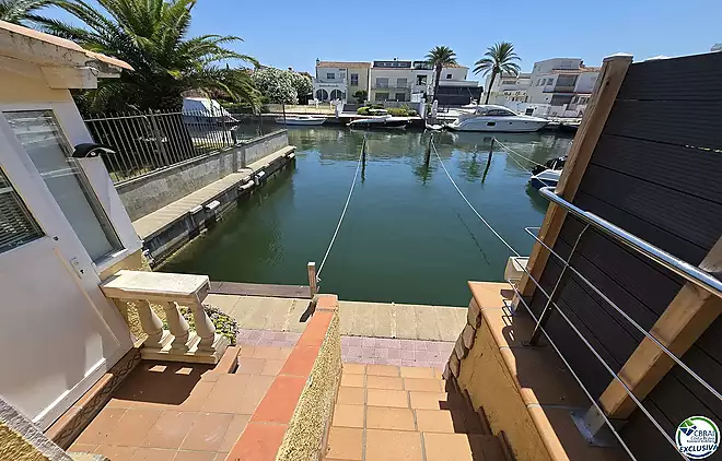 Gran amarratge de 14x3,70 m abans dels ponts amb apartament i p&agrave;rquing
