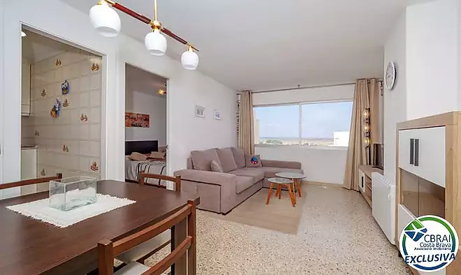 Apartament idealment situat a primera línia de mar a Empuriabrava