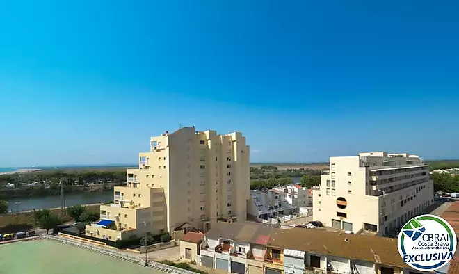 Apartament idealment situat a primera línia de mar a Empuriabrava